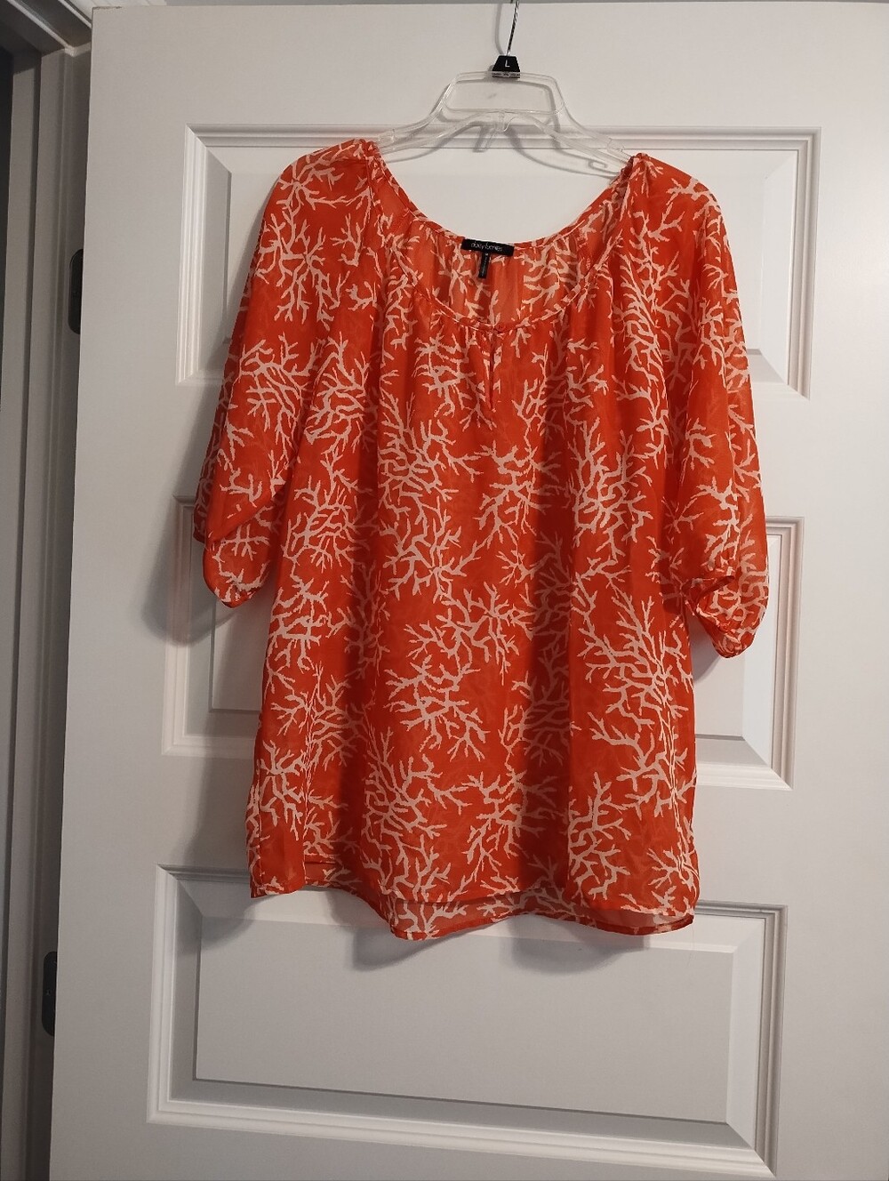 Daisy Fuentes Women's Coral Print Peasant Top